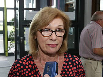 Minister urges teachers to tal...